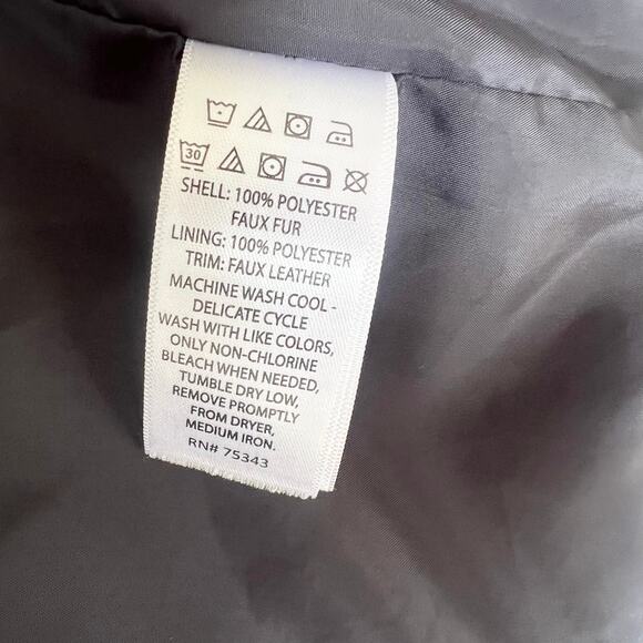 Tommy Bahama Boys Cozy Sherpa Fleece Vest, Size 5/6 (US 5/6) - Picture 11 of 13